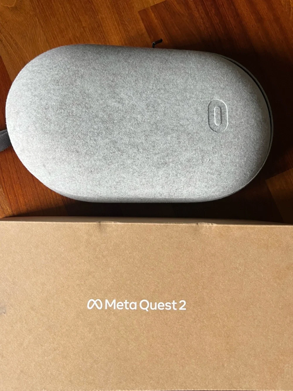 Oculus Quest 2 All-in-One VR Headset with White Controllers with Link Cable